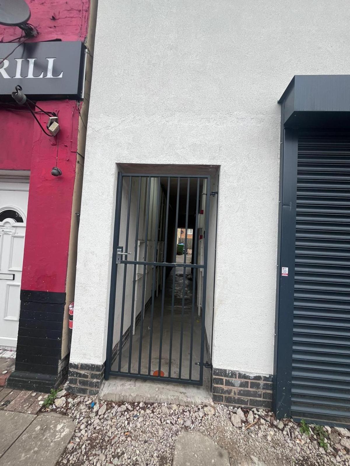 Spacious Double Bedroom With Private Toilet And Shared Kitchen With On Premesis Parking Oldbury (West Midlands) Exterior foto
