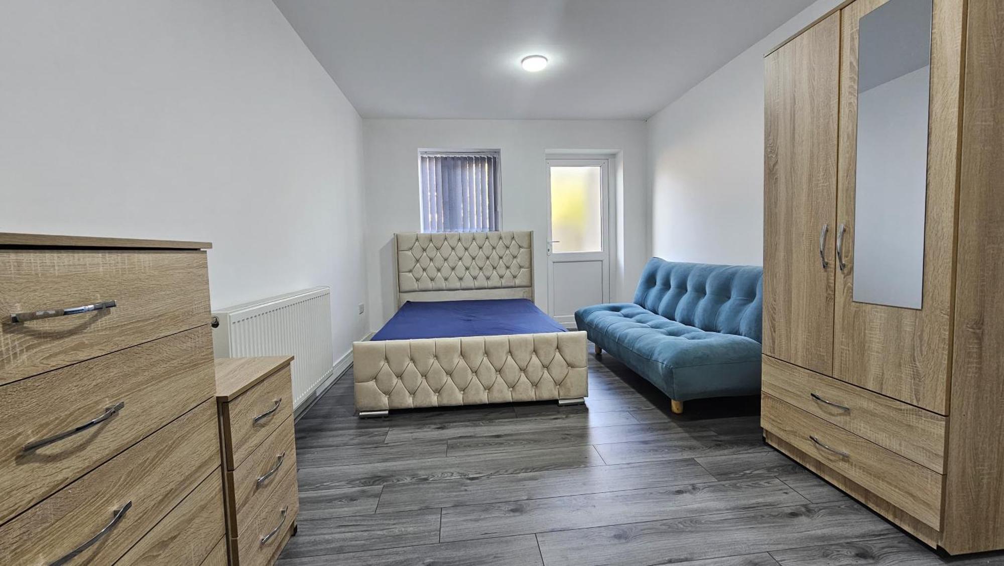 Spacious Double Bedroom With Private Toilet And Shared Kitchen With On Premesis Parking Oldbury (West Midlands) Exterior foto