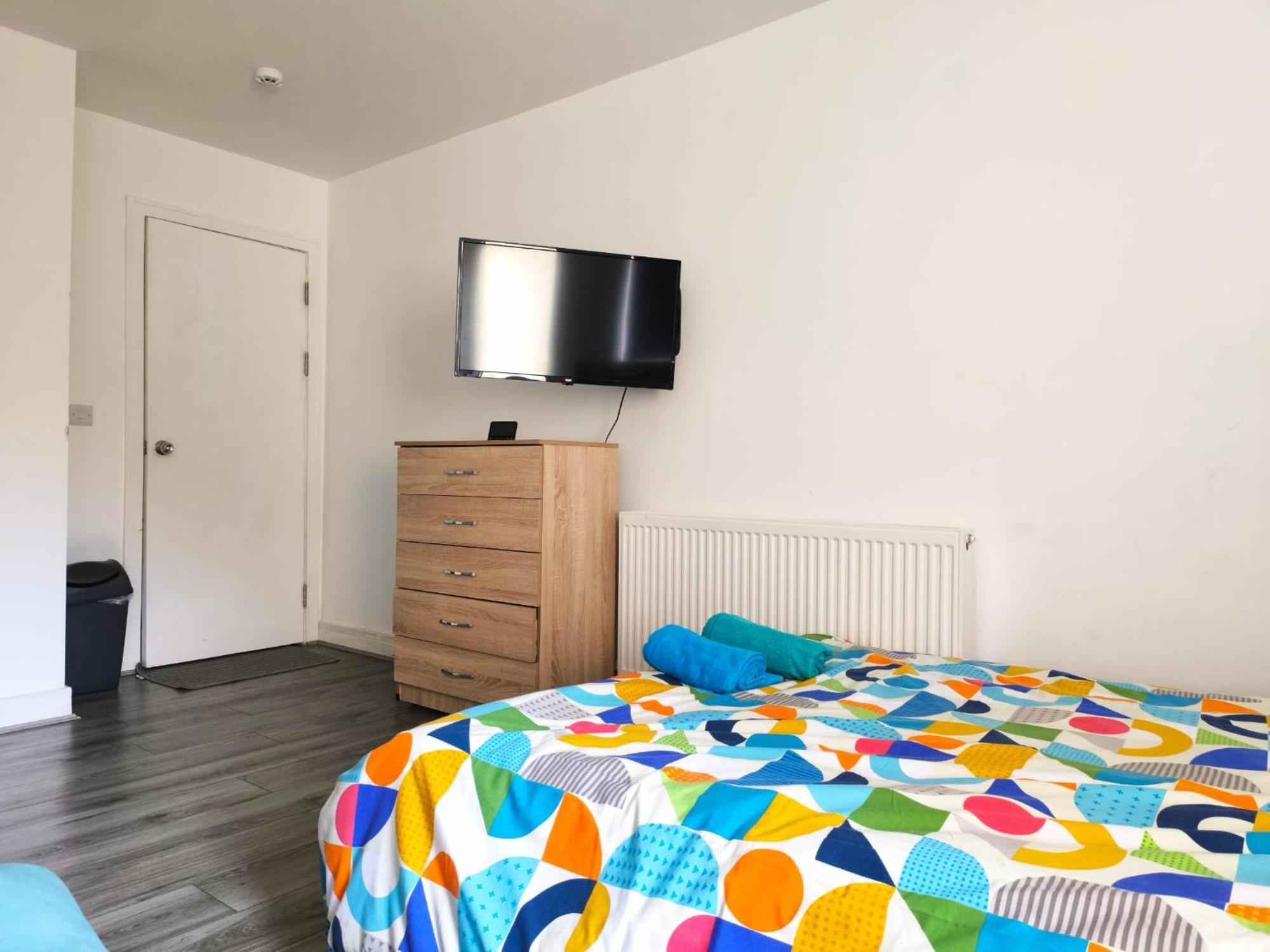 Spacious Double Bedroom With Private Toilet And Shared Kitchen With On Premesis Parking Oldbury (West Midlands) Exterior foto