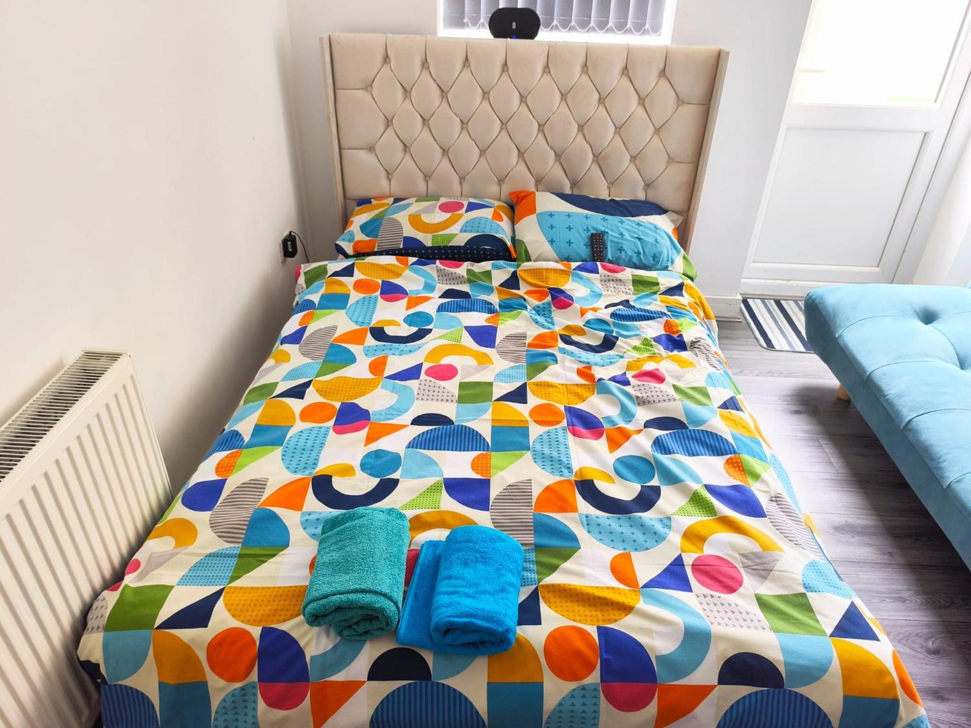 Spacious Double Bedroom With Private Toilet And Shared Kitchen With On Premesis Parking Oldbury (West Midlands) Exterior foto